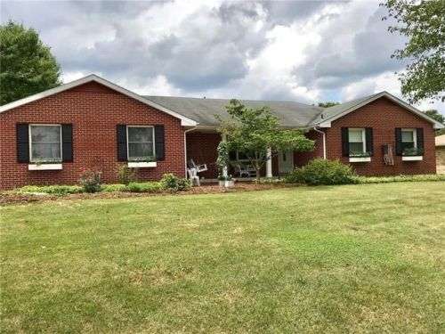 3709 Clearview Dr, Hermitage, PA 16148-3704