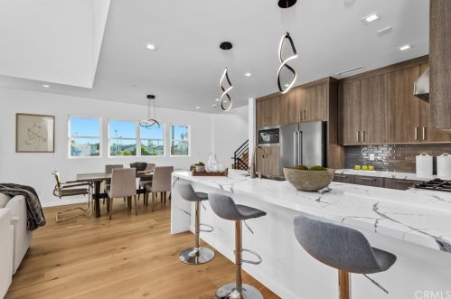 1423 15th St, Manhattan Beach CA  90266-4070 exterior