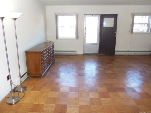 12 Essex Pl, Yorktown Hgts, NY 10598-1613