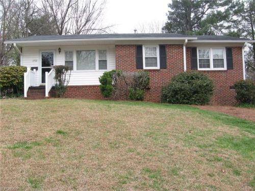 2702 Lilac Rd, Greensboro, NC 27408-3620