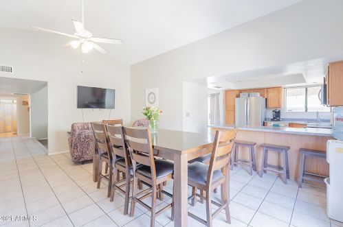 6319 Turquoise Ave, Glendale AZ 85302-1037 exterior