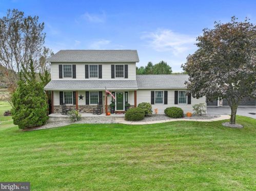 5062 Short Rd, Spring Grove, PA 17362-7701