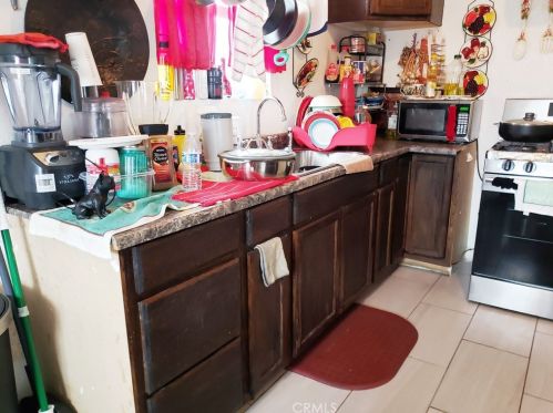 961 10th St, Orange Cove CA  93646-2315 exterior