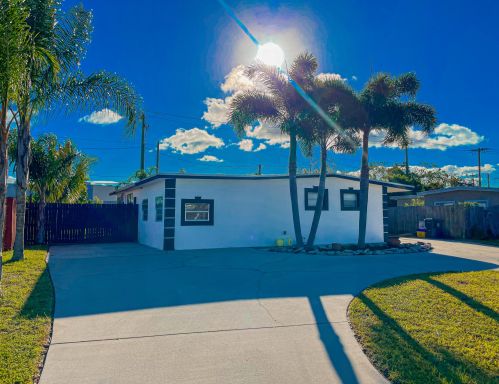 2190 Pepper Rd, West Palm Beach, FL 33415-7006