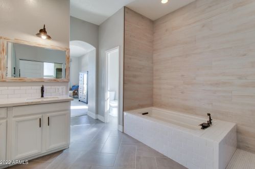 34212 10 St, Phoenix AZ 85085-9216 exterior