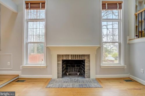 3517 Soffit Pl, Woodbridge VA  22192-5213 exterior