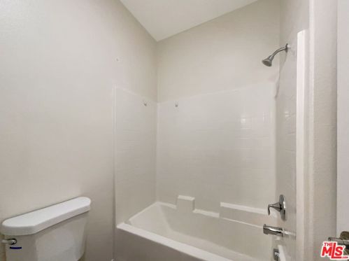 28647 Pietro Dr, Santa Clarita CA  91354-2699 exterior
