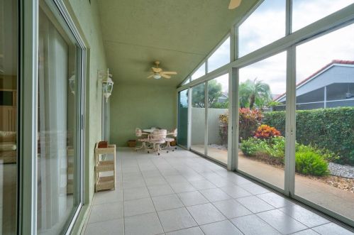 7038 Haviland Cir, Boynton Beach FL  33437-6472 exterior
