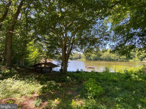 213 Shore Dr, Dover DE  19901-5740 exterior