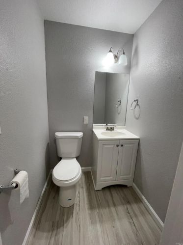 102 Thompson Ave, Ukiah CA  95482-6543 exterior