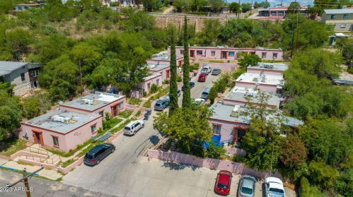 458 Elm St, Nogales, AZ 85621-2563