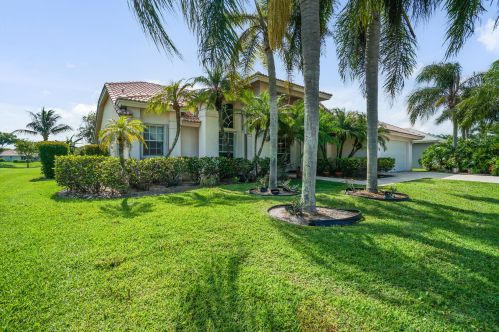 104 Twin Lakes Way, West Palm Beach, FL 33411-7811