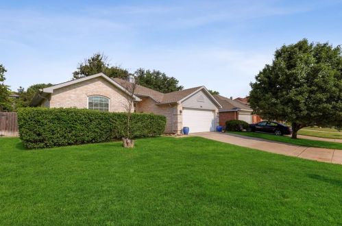 7616 Greengage Dr, Fort Worth, TX 76133-7912