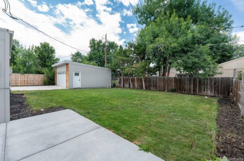 3085 Eudora St, Denver CO 80222-7320 exterior