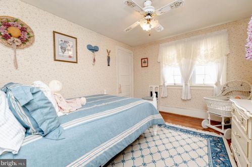 20 Valley Dr, Southampton PA  18966-1347 exterior