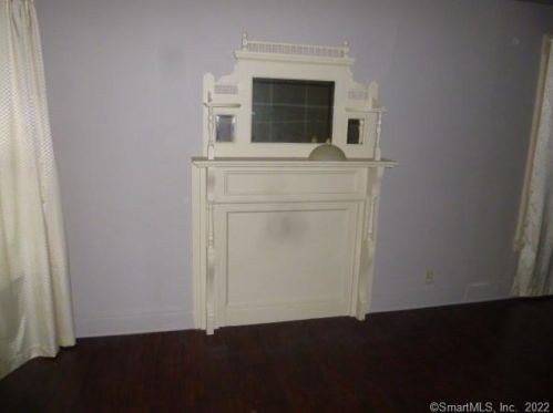 25 Deforest Ave, Bridgeport CT  06607-2414 exterior