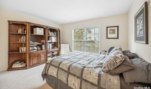 81 Stoothoff Rd, Elwood NY  11731-3917 exterior