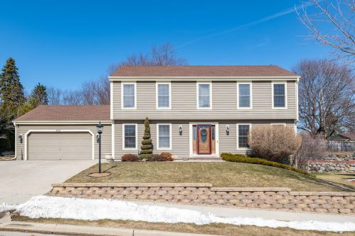 2712 River Ridge Dr, Waukesha, WI 53189-6848