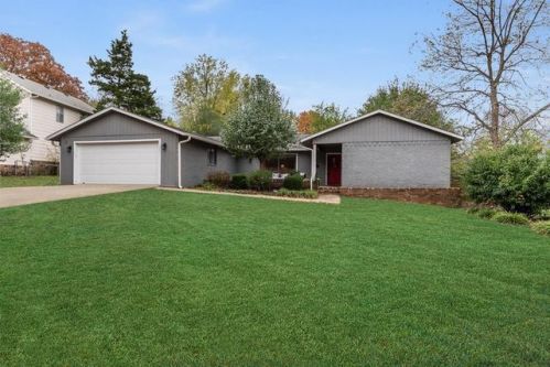 2459 Robin Rd, Fayetteville, AR 72703-4257