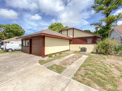735 Willow Dr, Casselberry, FL 32708-2129