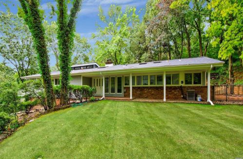 33 Treeview Dr, Huntington Station, NY 11747-2413