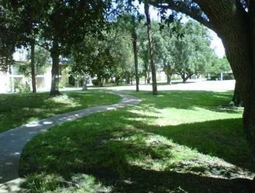 919 Meadows Cir, Boynton Beach FL  33436-8929 exterior