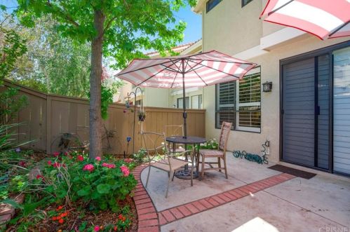 372 Turin St, Calabasas CA  91377-5527 exterior