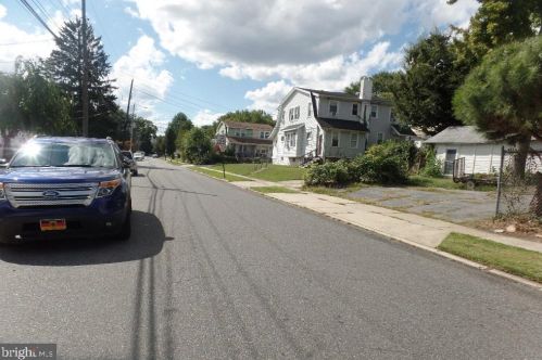 7 Wells Ave, Manor, PA 19036-1303