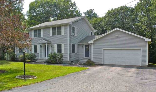 17 Jasmine Ln, Goffstown, NH 03045-1954