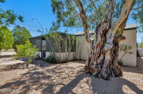 4656 Timrod St, Tucson, AZ 85711-4258