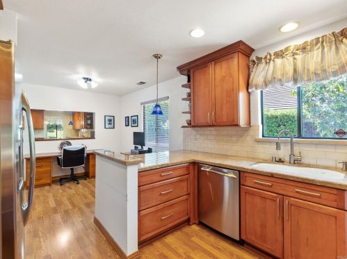 1423 Fry Ct, Benicia CA  94510-2576 exterior