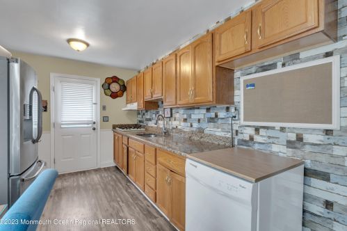 3 Crestview Dr, Hazlet NJ  07730-1303 exterior