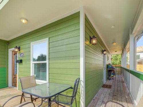 1209 11th St, Galveston TX  77550-6146 exterior