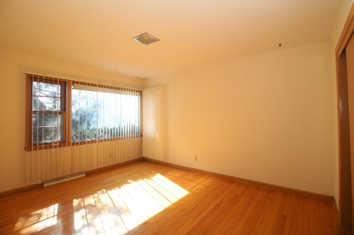 7200 Lakefield Dr, Milwaukee WI  53219-4024 exterior