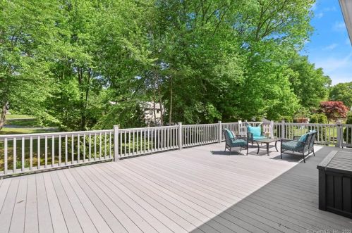 80 Chatfield Dr, Bridgeport CT exterior