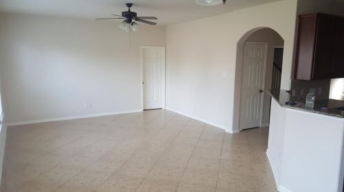 13003 Meadow Springs Dr, Pearland, TX 77584-6517