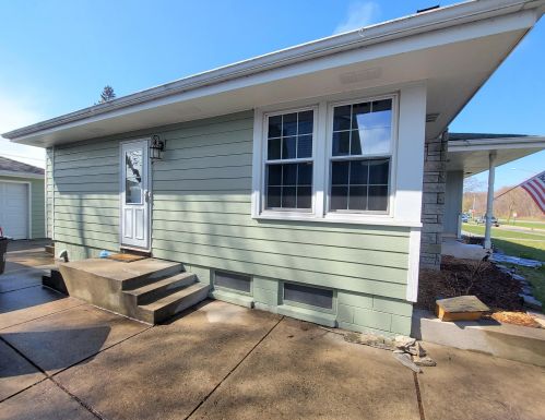 6027 Lake Dr, Cudahy WI  53110-3126 exterior