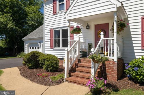 12002 Grantwood Dr, Fredericksburg, VA 22407-6259