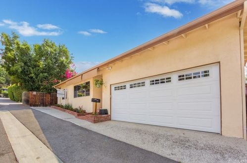 420 Pleasant Hill Ln, Sierra Madre, CA 91024-1361
