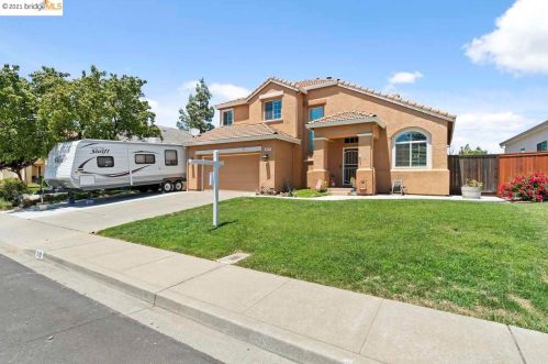 619 Edenderry Dr, Vacaville, CA 95688-8552