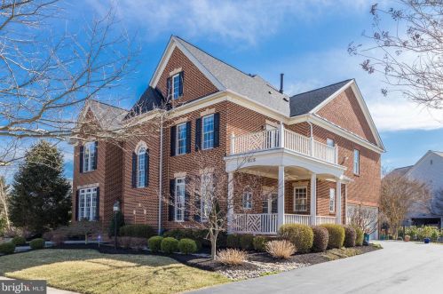 19376 Ml Dm Pl, Leesburg VA 20176-1637 exterior