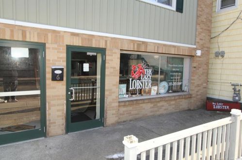 85 Viscount Dr, Milford CT  06460-5781 exterior