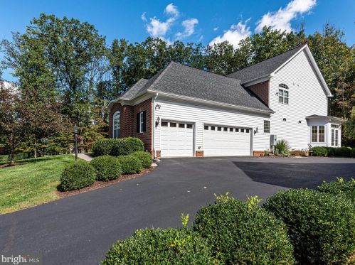 20500 Stone Fox Ct, Leesburg VA 20175-7223 exterior