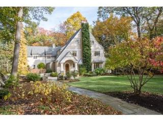 42 Hundreds Cir, Wellesley MA  02481-1440 exterior