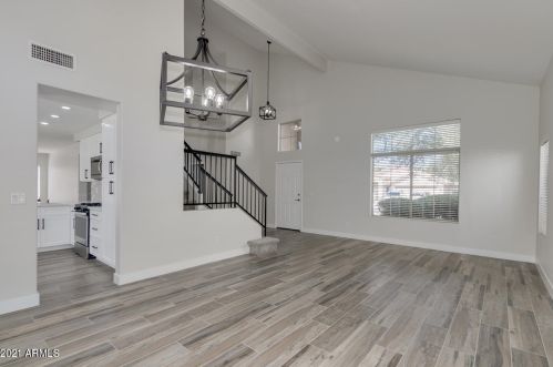 1883 Falcon Dr, Chandler, AZ 85286-7917