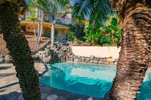 1980 Valindo Way, Vista, CA 92084-7645