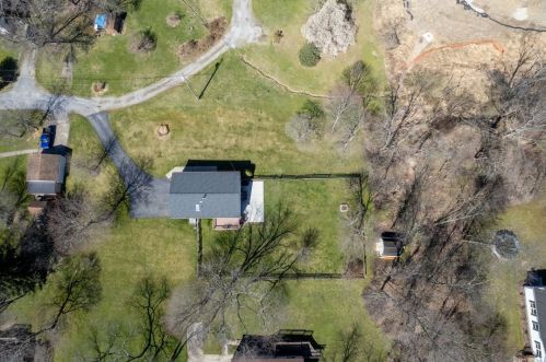 2500 Hollywood Dr, Gibsonia PA  15044-8385 exterior