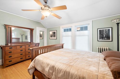 828 32, Milwaukee WI 53215-1549 exterior