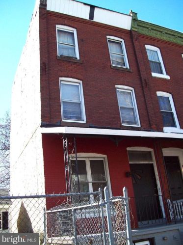 736 43rd St, Philadelphia, PA 19104-1464