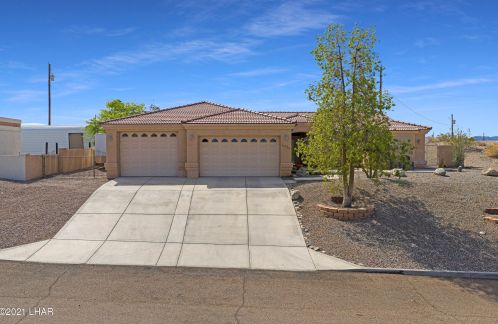 2770 Squall King Dr, Lake Havasu City, AZ 86404-3304